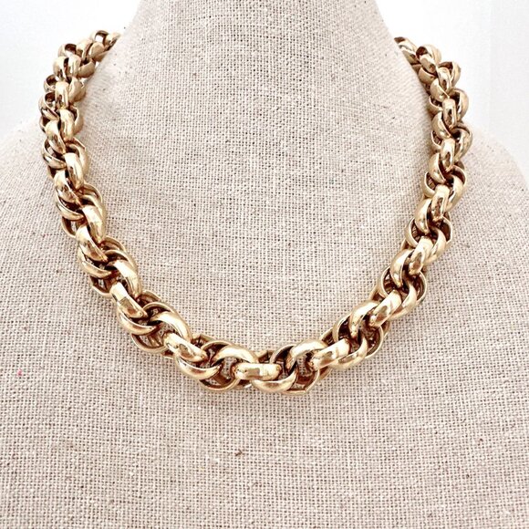 VINTAGE 1980s GIVENCHY GOLD TONE LINK CHAIN NECKLACE 4G LOGO CHARM - Picture 10 of 10